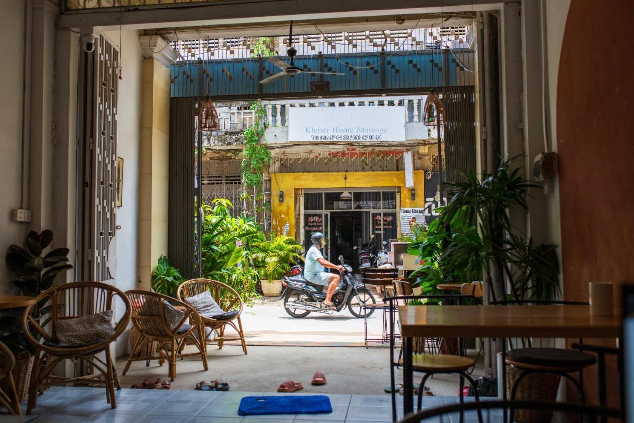 The Real Place Hostel Battambang Exterior photo